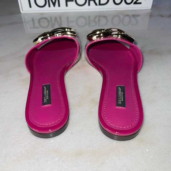 Dolce & Gabbana Patent leather slides with DG logo In Fuchsia - Picture 6 of 11